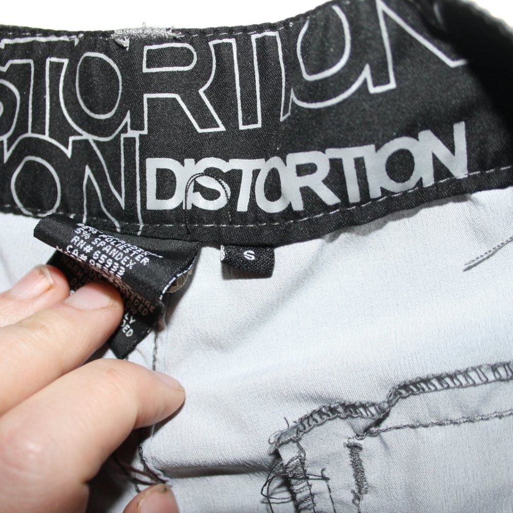 🕶️ Distortion Gray Shorts · Size Small (Boys) - Picture 3 of 5